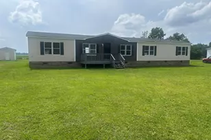 1490 Cobblestone Dr, Kinston, NC 28504 - Photo 2