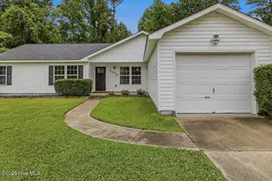 2038 Hunters Ridge Dr, Piney Green, NC 28544 - Photo 2