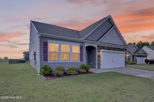 4457 Marthas Vlg Ln, Ayden, NC 28513 - Photo 2