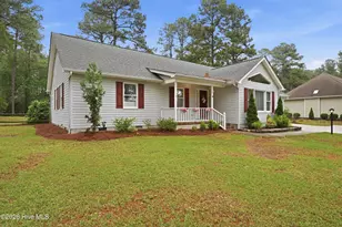 17 Shadow Ln, Whispering Pines, NC 28327 - Photo 1