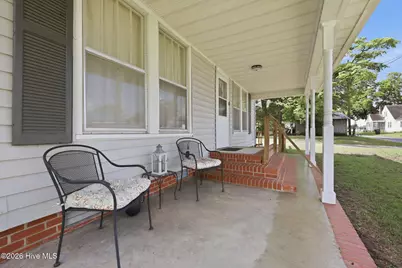 46 Elizabeth Avenue, Chocowinity, NC 27817 - Photo 2
