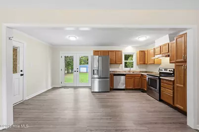 1040 Broad Creek Road, New Bern, NC 28560 - Photo 8