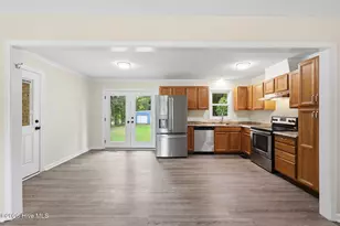 1040 Broad Creek Rd, New Bern, NC 28560 - Photo 8