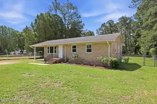 1040 Broad Creek Rd, New Bern, NC 28560 - Photo 2