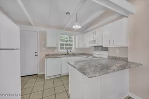 809 Varsity Dr, Wilmington, NC 28403 - Photo 10
