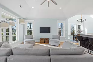 111 SE 41st St, Oak Island, NC 28465 - Photo 4