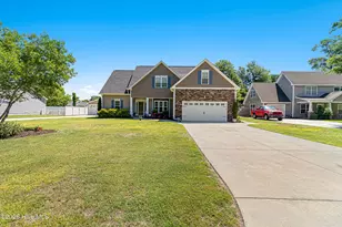 211 Bonita St, Cape Carteret, NC 28584 - Photo 2