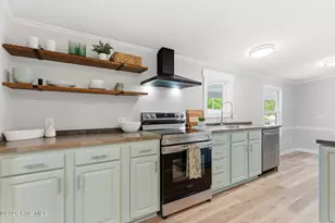 73 J E Batson Rd, Hampstead, NC 28443 - Photo 2