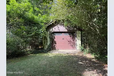 360 E Maine Avenue, Southern Pines, NC 28387 - Photo 4