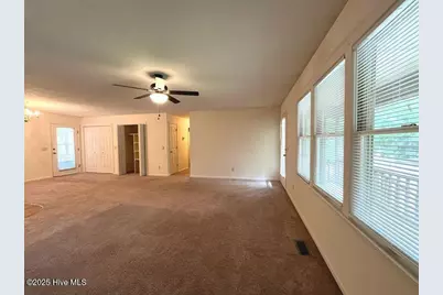 902 Heather Trail, Aberdeen, NC 28315 - Photo 6