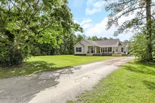 635 Cross Creek Dr, Hampstead, NC 28443 - Photo 2