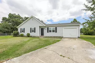 1011 Ridgecrest Ln, Jacksonville, NC 28546 - Photo 1