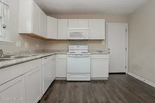 1011 Ridgecrest Ln, Jacksonville, NC 28546 - Photo 8