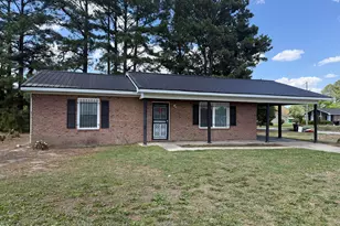 302 Hubert McLean Ave, Red Springs, NC 28377 - Photo 16