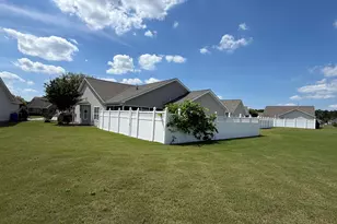 3307 Honeysuckle Dr, Winterville, NC 28590 - Photo 4