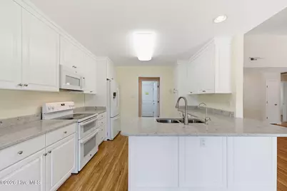 1007 Barkentine Drive, New Bern, NC 28560 - Photo 16