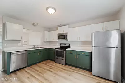 1072 W Pueblo Drive, Jacksonville, NC 28546 - Photo 6