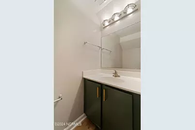 1072 W Pueblo Drive, Jacksonville, NC 28546 - Photo 4