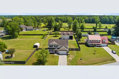305 W Howard Drive, Jacksonville, NC 28540 - Photo 2