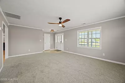 305 W Howard Drive, Jacksonville, NC 28540 - Photo 10