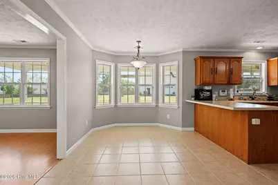 305 W Howard Drive, Jacksonville, NC 28540 - Photo 14
