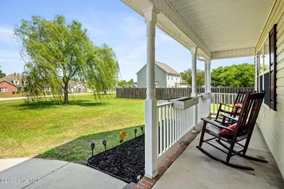 305 W Howard Drive, Jacksonville, NC 28540 - Photo 8