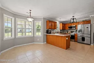 305 W Howard Dr, Jacksonville, NC 28540 - Photo 14