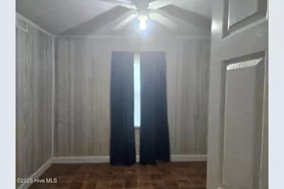 407 S Johnson Street, Mount Olive, NC 28365 - Photo 6