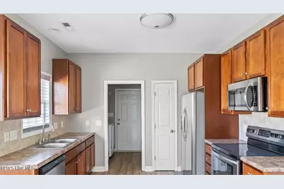 303 Elk Court, Jacksonville, NC 28546 - Photo 2