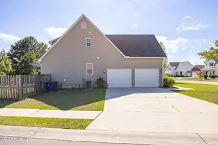 300 Walkens Woods Ln, Jacksonville, NC 28546 - Photo 4