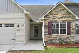 212 Holly Grove Ct E, Jacksonville, NC 28540 - Photo 4