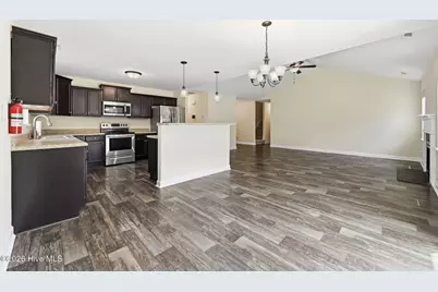 212 Holly Grove Court E, Jacksonville, NC 28540 - Photo 12