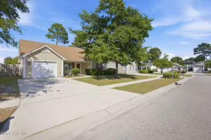 1104 Crestfield Way, Leland, NC 28451 - Photo 4