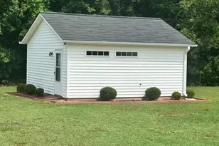 124 Stockbridge Dr, Selma, NC 27576 - Photo 8