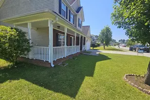 208 Burning Tree Ln, Jacksonville, NC 28546 - Photo 2