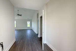 508 E Black Water Ln, Maysville, NC 28555 - Photo 2