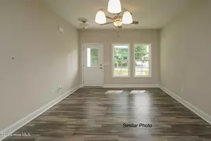 704 Bynum Ave, Maysville, NC 28555 - Photo 4