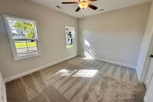 704 A Bynum Ave, Maysville, NC 28555 - Photo 14