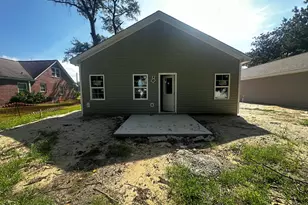 704 A Bynum Ave, Maysville, NC 28555 - Photo 12