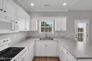 136 N Palm Dr, Leland, NC 28479 - Photo 4