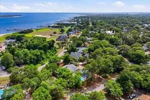 207 River Dr, Southport, NC 28461 - Photo 4