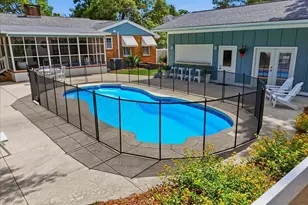 207 River Dr, Southport, NC 28461 - Photo 2