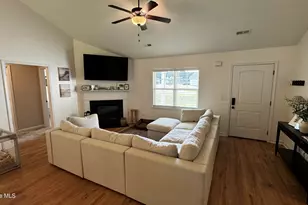 225 Westfield Dr, Richlands, NC 28574 - Photo 2