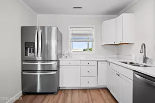 101 Ocean Dr, Emerald Isle, NC 28594 - Photo 18