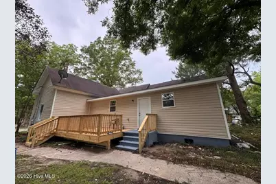 211 E Williamson Street, Mount Olive, NC 28365 - Photo 2