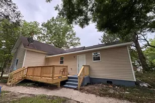 211 E Williamson St, Mount Olive, NC 28365 - Photo 2