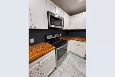 211 E Williamson Street, Mount Olive, NC 28365 - Photo 6