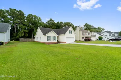 183 Bridlewood Drive, Jacksonville, NC 28540 - Photo 2