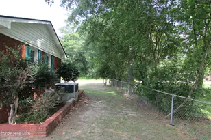7825 Snow Hill Dr, Roseboro, NC 28382 - Photo 8