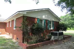 7825 Snow Hill Dr, Roseboro, NC 28382 - Photo 10